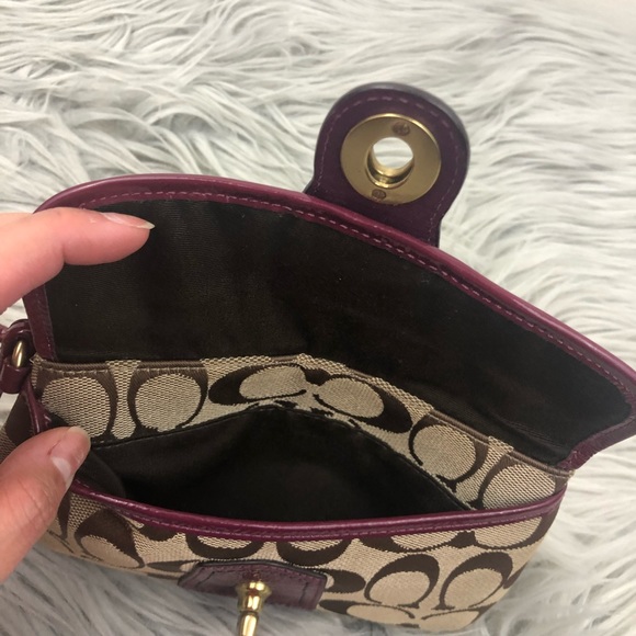 COACH BROWN AND BURGUNDY WRISTLET - Picture 4 of 8